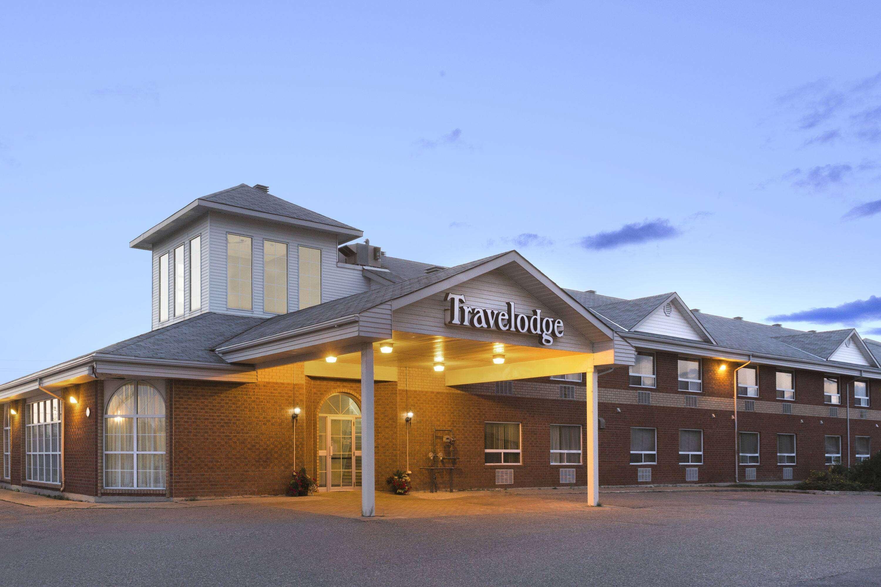 Travelodge By Wyndham Timmins Exteriör bild