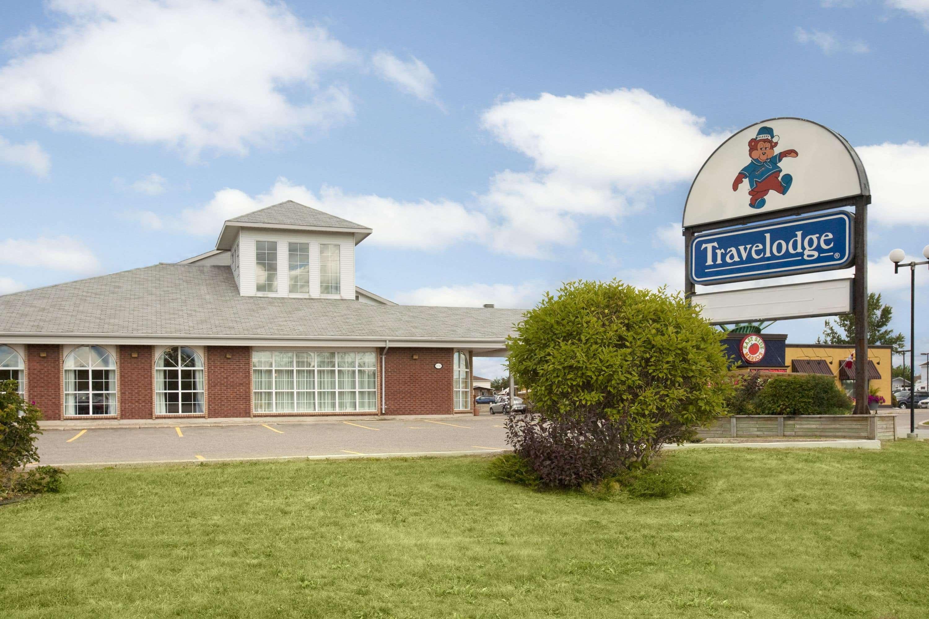 Travelodge By Wyndham Timmins Exteriör bild